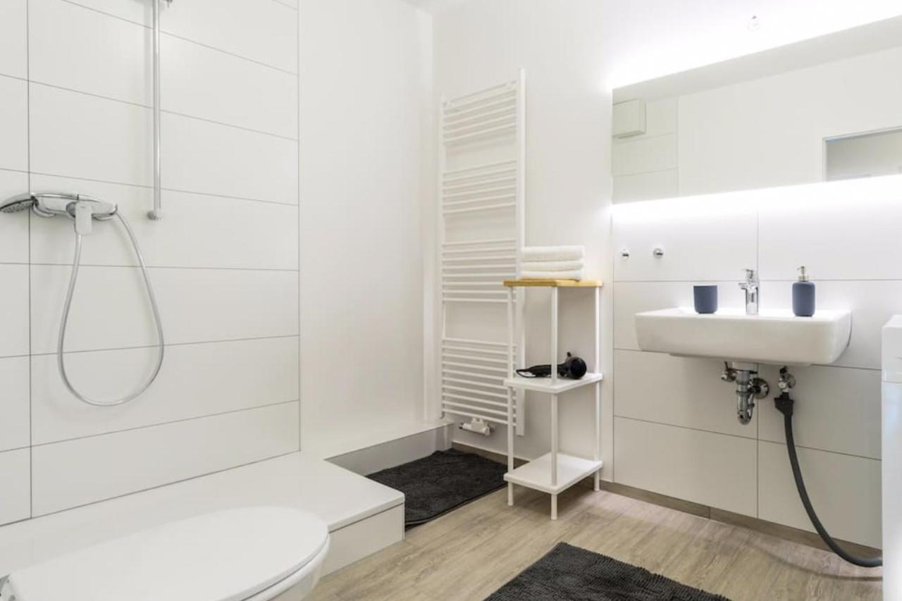 Homefy Oldtown Apartment - 6 People - 2 Bath - Balcony - Top Location Düsseldorf Eksteriør bilde